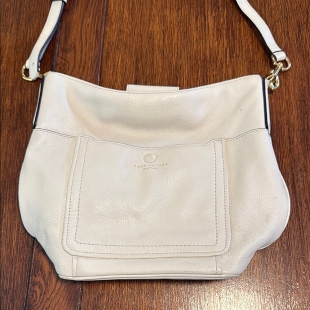 Marc Jacobs  White Leather Empire City Bucket Bag